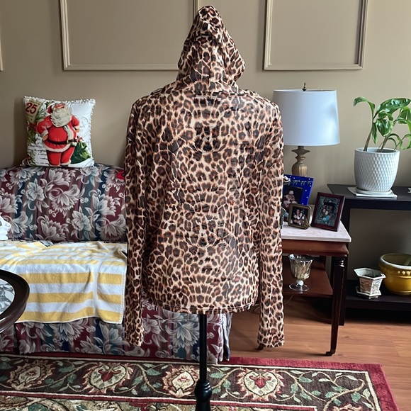 BBB Body Moves Sheer Mesh Activewear Hoodie in Leopard - Picture 3 of 6